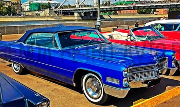 Cadillac Deville синий